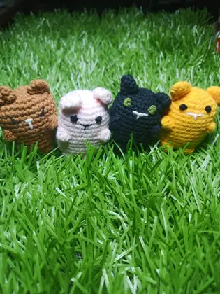 Gatito color negro